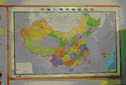 機械納入実績を示す地図（赤点が納入場所；日本へも２台納入）